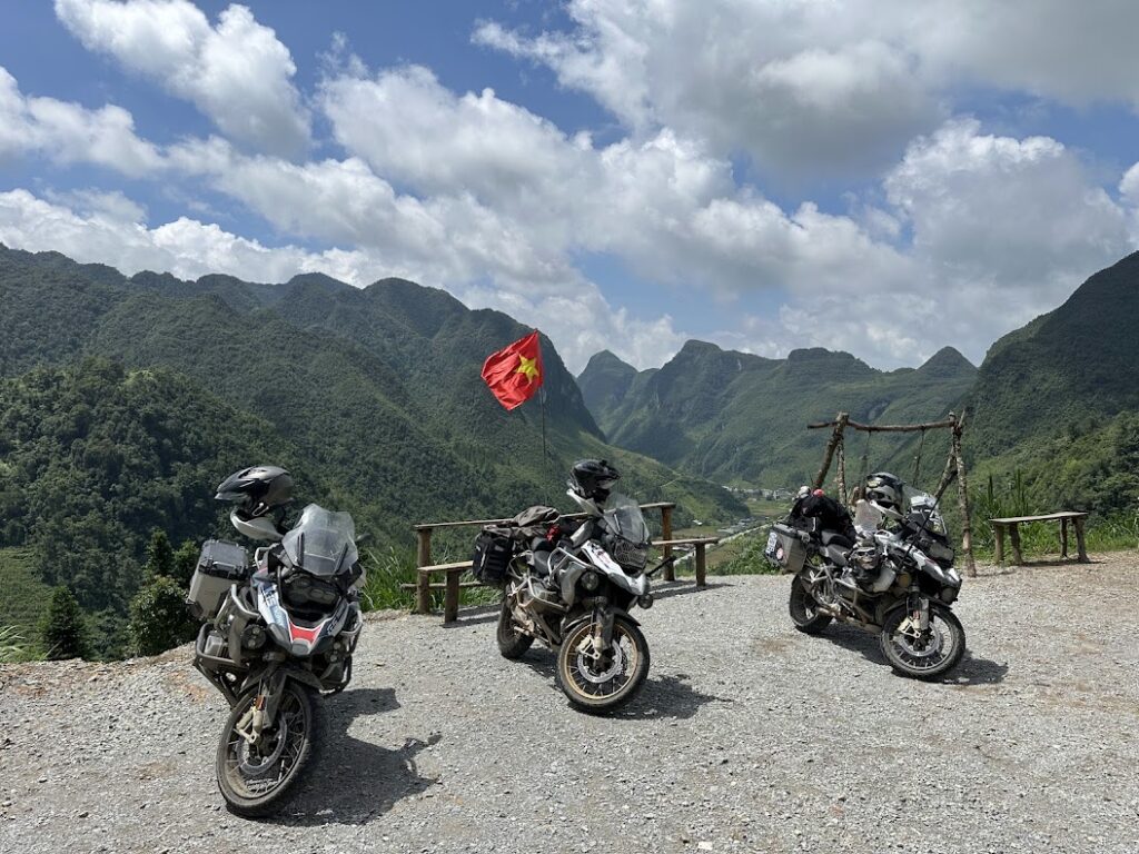 https://toursvietnamontrails.com/wp-content/uploads/2017/09/img6450-300x225.jpg